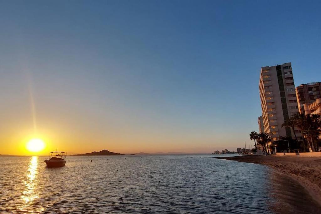 M&G Cozy Studio Apartment -Beachfront,Wifi,Aircon,Fullyequipped ラ・マンガ・デル・マール・メノール エクステリア 写真