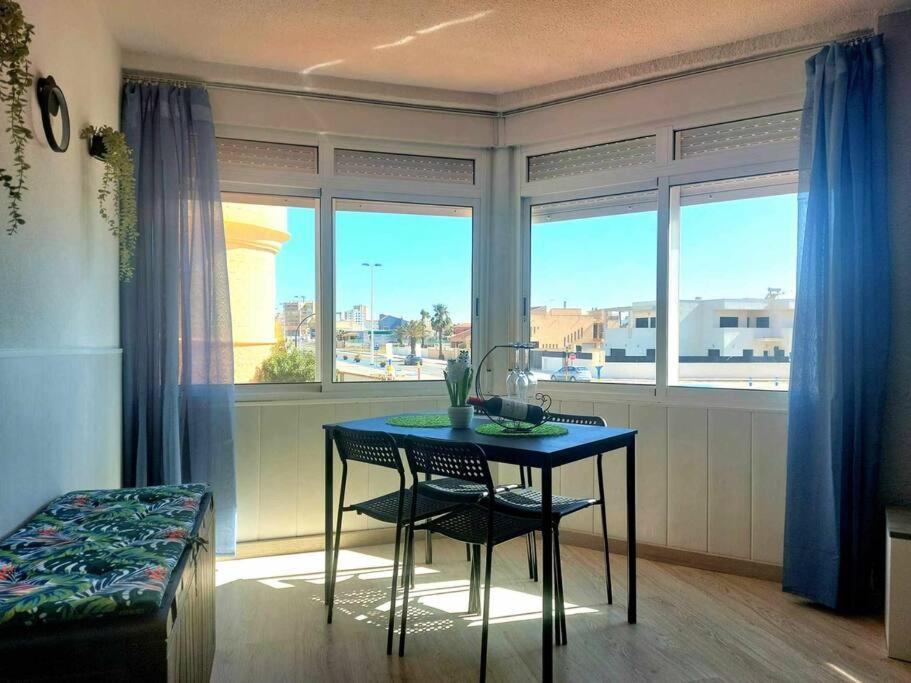 M&G Cozy Studio Apartment -Beachfront,Wifi,Aircon,Fullyequipped ラ・マンガ・デル・マール・メノール エクステリア 写真