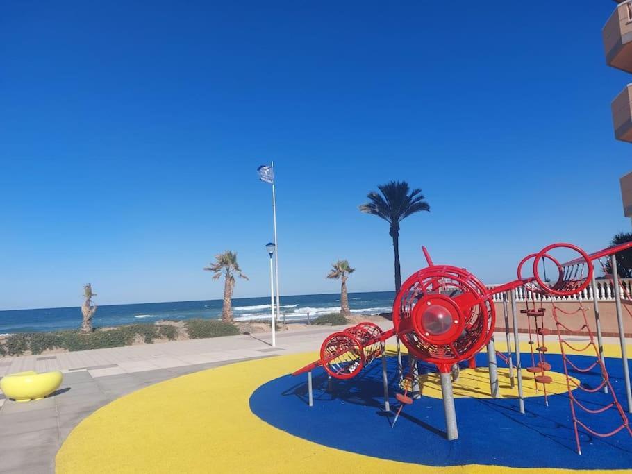 M&G Cozy Studio Apartment -Beachfront,Wifi,Aircon,Fullyequipped ラ・マンガ・デル・マール・メノール エクステリア 写真