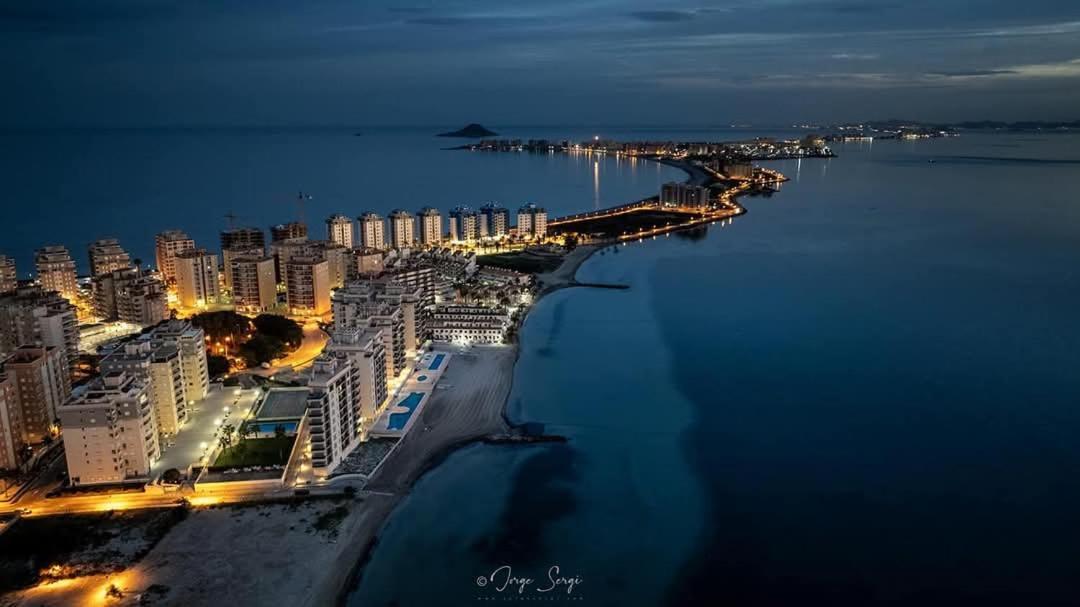 M&G Cozy Studio Apartment -Beachfront,Wifi,Aircon,Fullyequipped ラ・マンガ・デル・マール・メノール エクステリア 写真