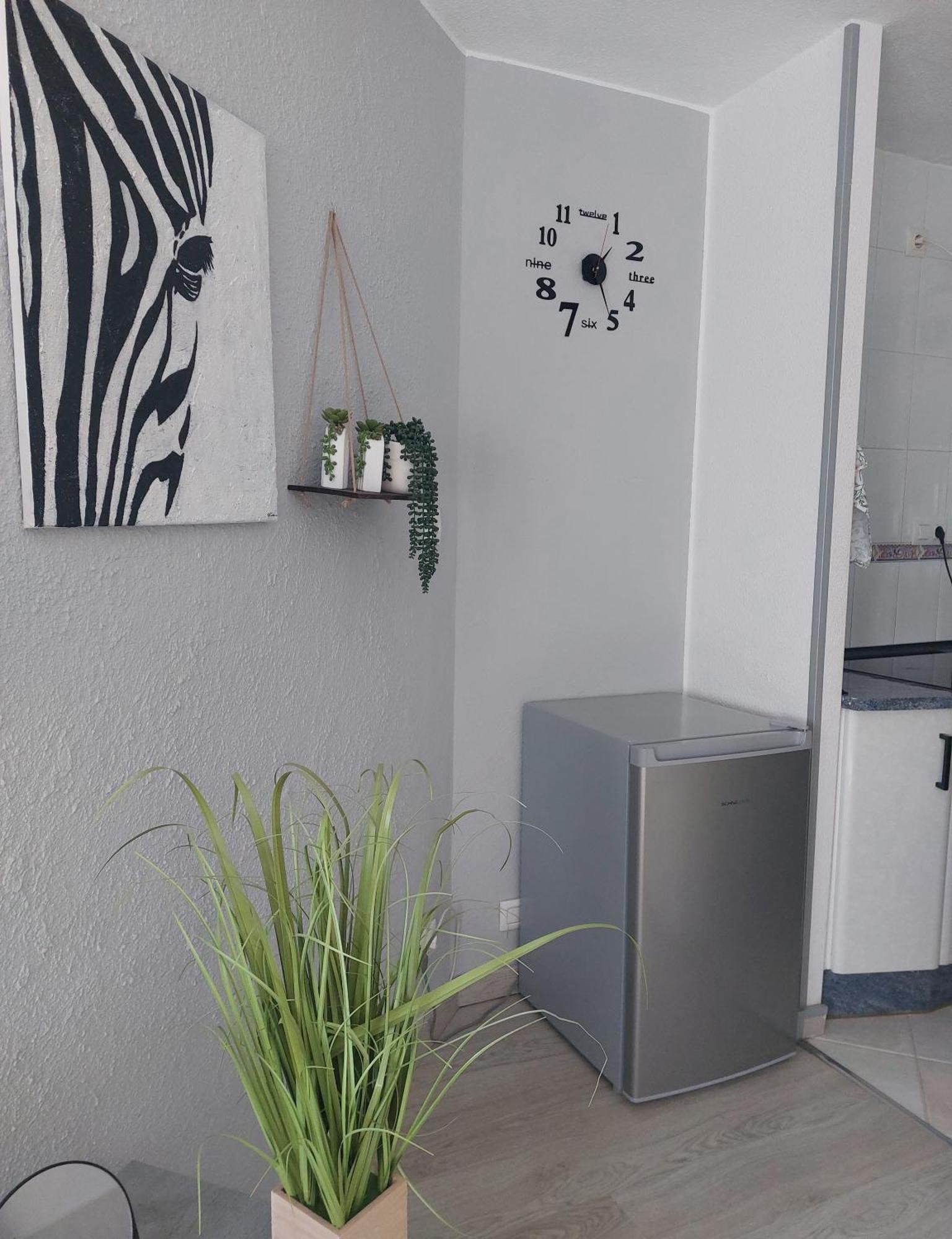 M&G Cozy Studio Apartment -Beachfront,Wifi,Aircon,Fullyequipped ラ・マンガ・デル・マール・メノール エクステリア 写真